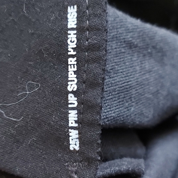 NWOT BDG Jean Pin Up Super High Rise Black Shorts. Size 25 - Picture 9 of 10